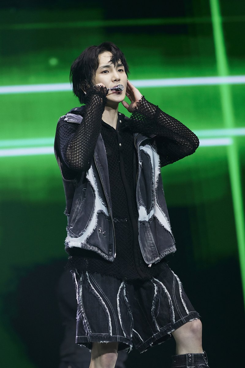 SHINee's tweet image. SHINee WORLD Ⅵ [PERFECT ILLUMINATION : SHINee‘S BACK] Still Cut 📸

#SHINee #샤이니 #KEY #키
#SHINeeWORLD_VI
#PERFECT_ILLUMINATION_SHINeeS_BACK
#퍼펙트_일루미네이션_샤이니즈백