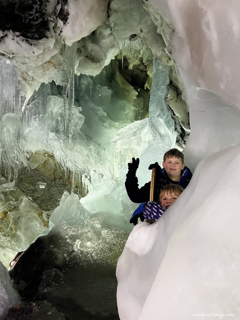 MudpieFridays's tweet image. As mentioned this is where we visited one of the main attractions Nature&apos;s Ice Palace which takes you inside the Glacier.

Read more 👉 lttr.ai/ATsG1

#Zillertal #VisitAustria #HintertuxGlacier