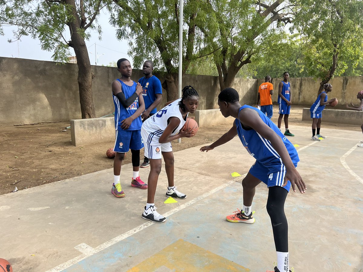 dreamsIsReal_Td's tweet photo. 𝗗𝗖𝗧 𝗖𝗔𝗠�� 3

❤️ | Nous y sommes
🏀 | Place au Basketball

#DCT #DCTCAMP3 #Basketball #Tchad https://t.co/En5K7KJZTh