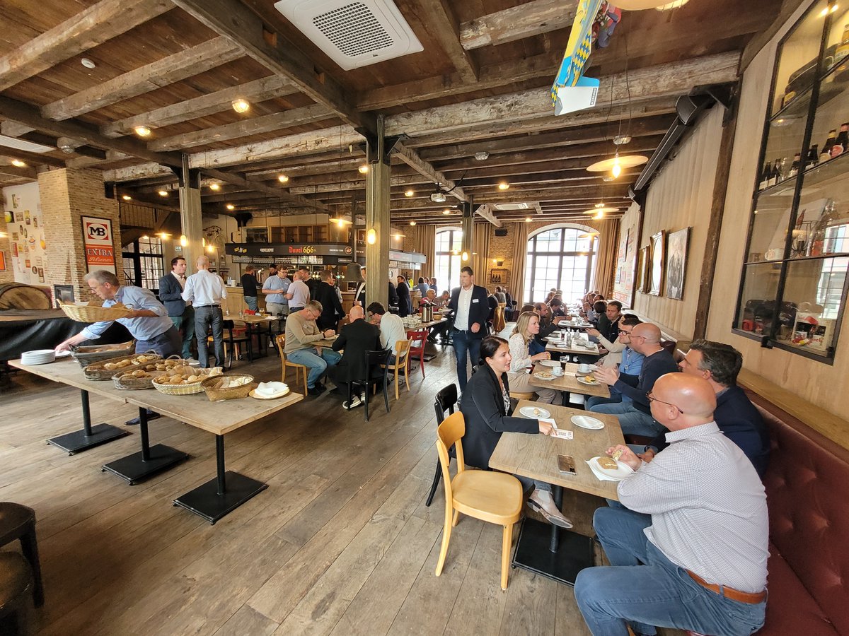 KNAPP_AG_de's tweet image. The Mini MOVE event in Belgium was a great success. Intelligent warehousing and increasing efficiency through AMR were the topics. In addition to a great lecture program, the 50 participants were also given a tour of the @DRiV_Inc warehouse. #makingcomplexitysimple #knapp #event