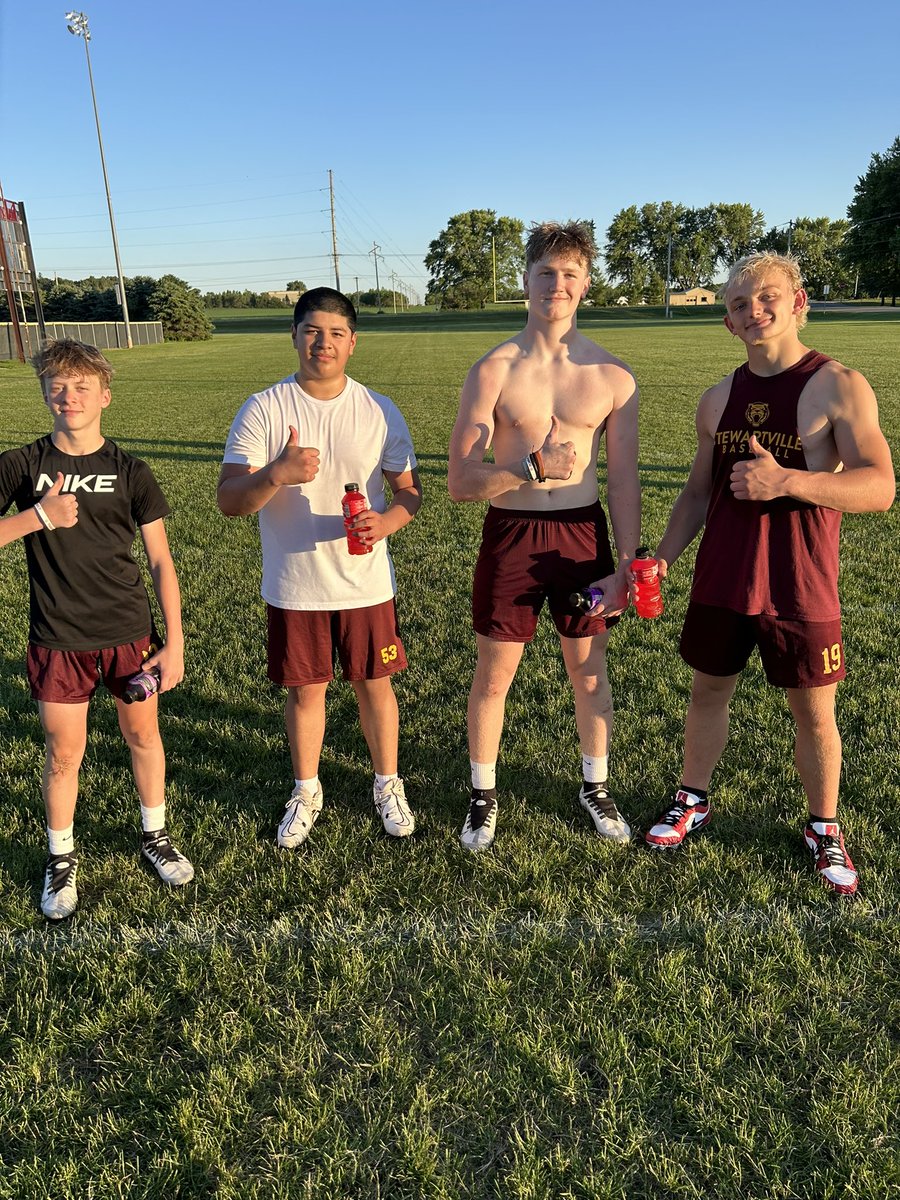 Another beautiful night for 🏈! 
We finished up an amazing first week of summer tonight… we found ways to get better with each opportunity!

#Family award winners tonight were Landyn Scanlan, Israel Diaz Martinez, Isaac Spencer and <a href="/JusticeDeno19/">Justice Deno</a> 
#WaterIt #WhiteBelt #TigerPride