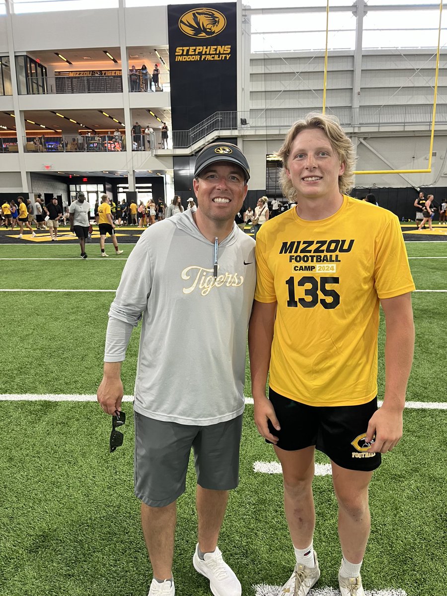 Gagejon57643340's tweet photo. Had an awesome time @MizzouFootball camp with @CoachDrinkwitz  and @CoachDjSmith 

@Coach_WBell 
@camerondragonfb https://t.co/0Ycn5sQ4vd
