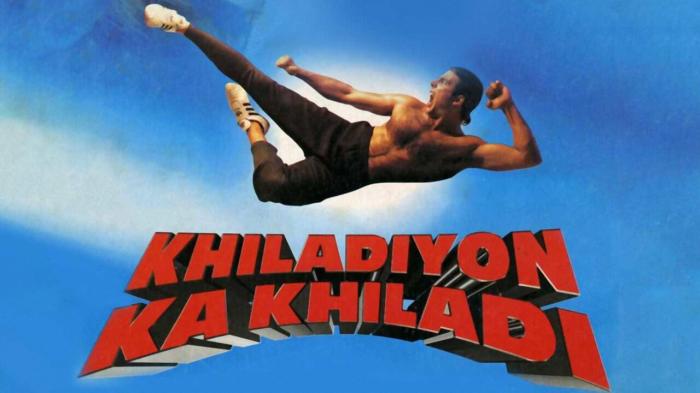 AkshayDevotte's tweet photo. #28YearOfKhiladiyonKaKhiladi
Action / Thriller
Guru Ji Shri @akshaykumar 🙏🏻
#Rekha , @TandonRaveena , @GulshanGroverGG , #Brianlee
#InderKumar , #tikutalsania
#Devenverma , #BarkhaMadan
#GavinPackard , #AnjanaMumtaz
#KishoreAnand , #Imrankhan
Directed : #UmeshMehra https://t.co/K5LKUsmP6N
