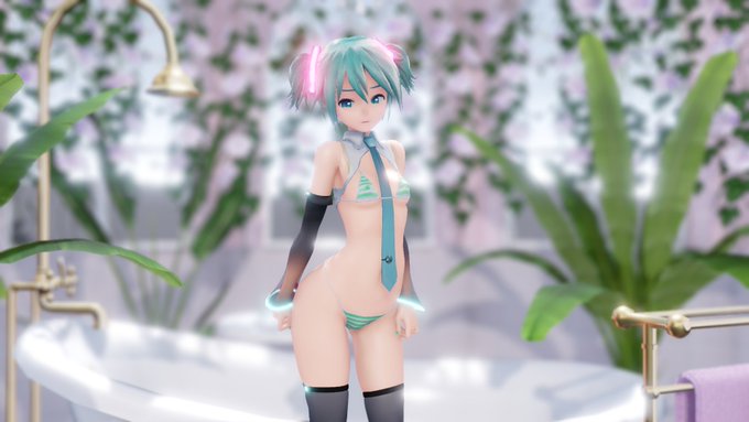 流行りのミクさん。
布面積減らして薄手にした差分付き❤ 