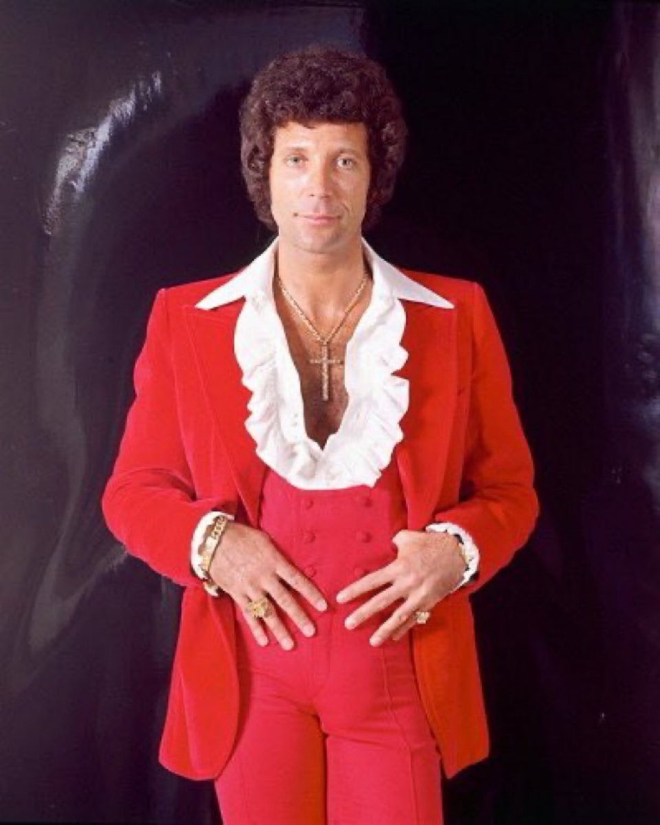Super70sSports's tweet image. “Tom, the album photo shoot is tomorrow. What are we doing?”

“I want to look like season five Mike Brady or Prince’s stepfather who taught him everything he knows about pussy. Fuck it, let’s go for both.”
