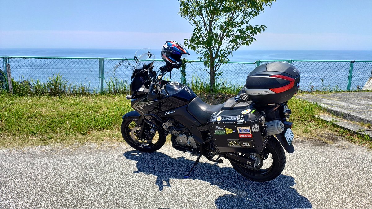 PCiXXlM1tB68448's tweet photo. 高知県津野町
#ライダーの義務
#お約束
#ソフトクリーム
#ブラックペッパー　トッピング
#YouFarm

#太平洋
#横浪ライン
#お写ん歩ツーリング https://t.co/As9aaF6S0P