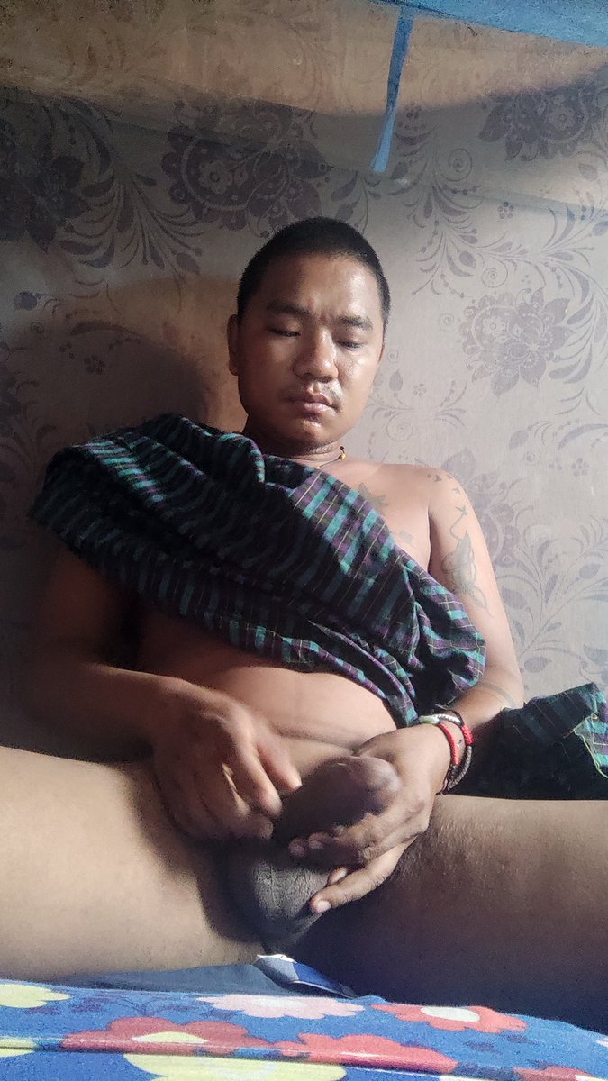 EoeMonmin's tweet photo. ငါ့လီးနဲ့ ငါလိုးနေတာကို ဆောက်ပြစ်ပြောချင်သူကရှိသေး သူတို့ကိုကြည့်တော့ ချိုချဉ်တစ်လုံးတောင်‌ မကြွေးဘူးတဲ့ကောင်က စေတနာနဲ့ပြောတာပါတဲ့🤣🤣🤣🤣 https://t.co/U2bnNPZoWN