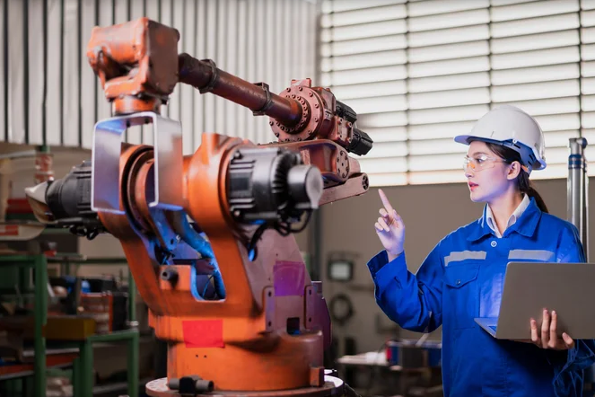 iamnoAIxpert's tweet photo. According to Chris Roberts, Head of #IndustrialRobotics at Cambridge Consultants, the landscape today is less as #robotics changing the #workforce, and more that the workforce is changing robotics. | Marcus Law @TechnologyMagBC https://t.co/IUENDVm1W2 https://t.co/MWSVHLBmha