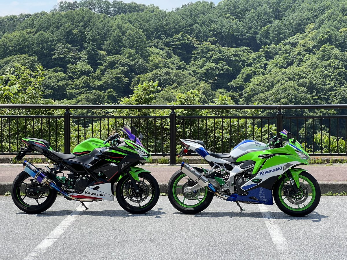 ridingsupport's tweet photo. 昨日は暑かったので清里の清泉寮に行って来ました😊と言うのも半分は仕事ですけどね。ソフトクリーム🍦が相変わらず美味しかったです。お客さんのZX-4RRにビートのフルエキ装置とまだ多少バイクに不慣れな為の同行サポートでした。山の⛰方は曇り☁️だったので大変涼しくて気持ち良かったです👍😇 https://t.co/QOEMk3F2hZ
