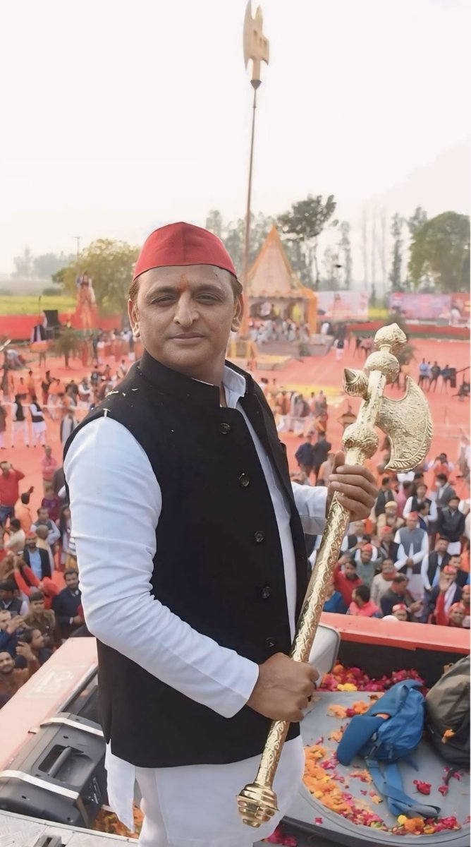 Aadhyayadavv's tweet photo. अयोध्या तो सिर्फ झांकी है काशी ,मथुरा बाकी है।🙏
@yadavakhilesh https://t.co/9MjUQFfQdR