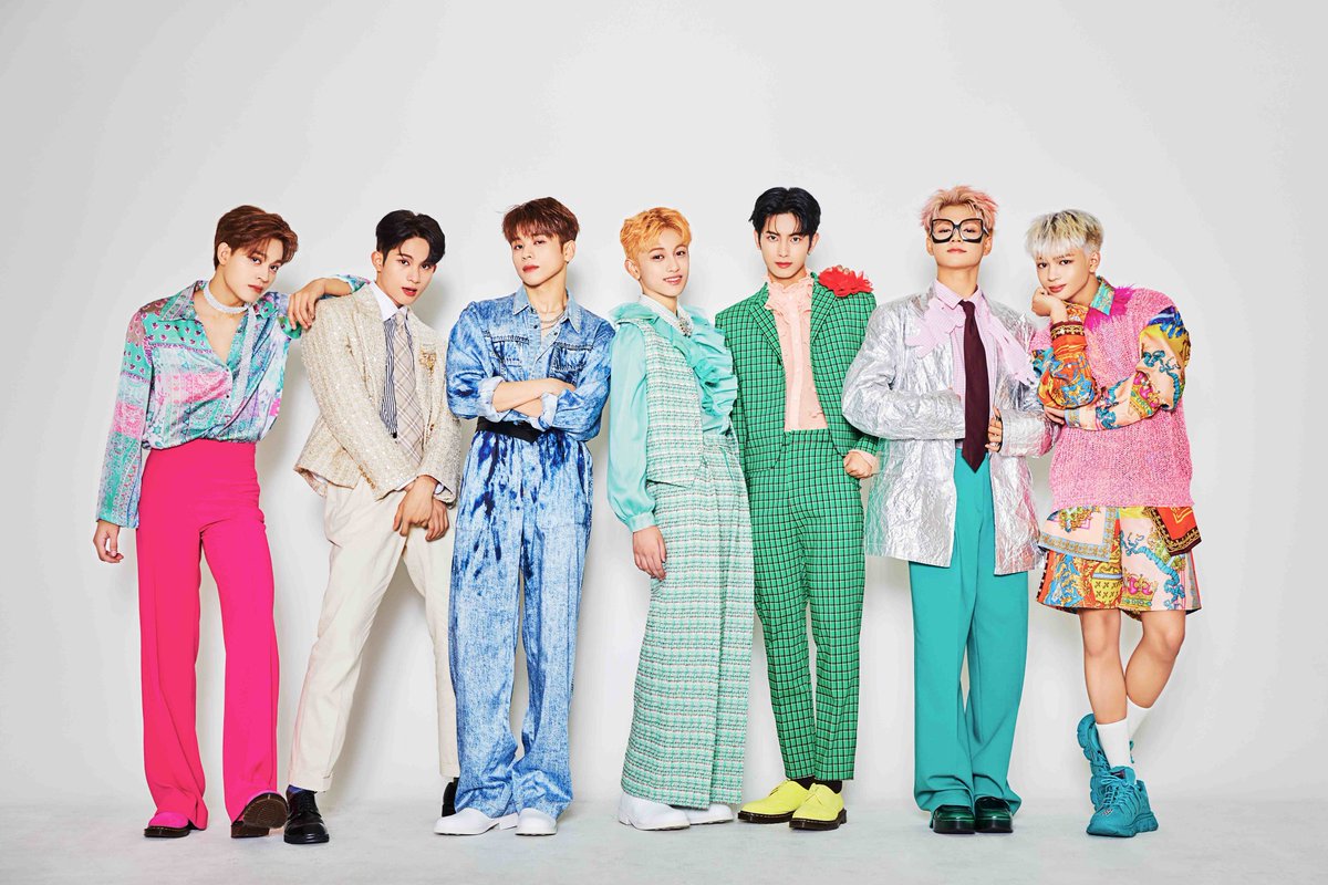kbsworld_enter's tweet photo. 호라이즌, 포브스코리아 선정 ‘2024 상반기를 빛낸 남자 아이돌’ 부문 1위
‘제6회 FKA 우승’ 호라이즌, 쟁쟁한 후보팀 물리친 막강한 글로벌 파워 과시
‘커리어 하이ing’ 호라이즌, ‘2024 상반기를 빛낸 남자 아이돌’ 정상 석권

[사진제공 = MLD엔터테인먼트]

#호라이즌 #HORI7ON https://t.co/Stiw6Y8fwT