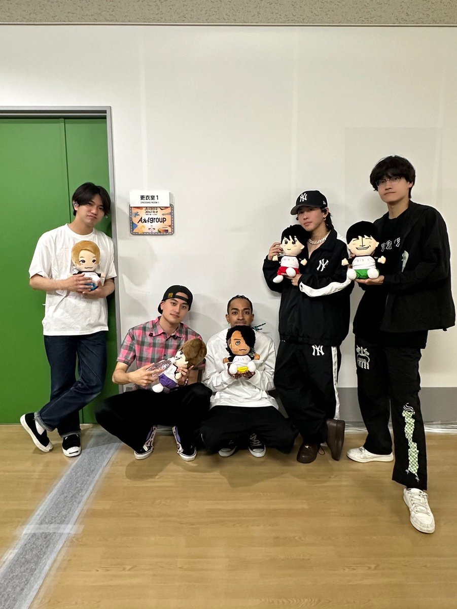 Aegroupofficial's tweet photo. ◤￣￣￣￣￣￣￣￣￣￣
Aぇ! group Debut Tour 
～世界で1番AぇLIVE～ 
＿＿＿＿＿＿＿＿＿＿＿◢

本日から静岡公演スタートです🤗
一緒に楽しみましょう〜🙌

#Aぇǃgroup
#A_BEGINNING
#世界で1番AぇLIVE https://t.co/gR4aTiZ4e1