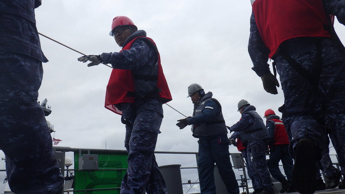 JMSDF_SDF's tweet photo. 補給艦「ましゅう」は、東シナ海において、米沿岸警備隊巡視船「ワエシュ」とともに、海上自衛隊と米海軍が洋上補給に関して相互に代替し得る能力の維持・向上のため日米共同訓練（ILEX24-3）を実施し、部隊の戦術技量及び米沿岸警備隊との相互運用性の向上を図りました。＃FOIP https://t.co/yQtFs592JQ