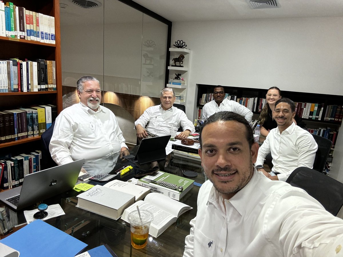 albertoabreu_'s tweet photo. Y eso, que hoy nos vamos temprano! https://t.co/k0PHgVBKfz