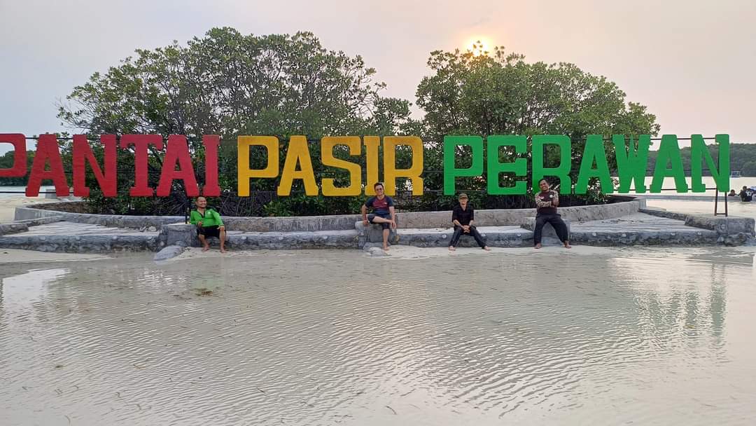 andreakhbar's tweet photo. Merefresh raga, rasa dan jiwa ... 🌝🏊⛴️ https://t.co/jV1kNwnbEC