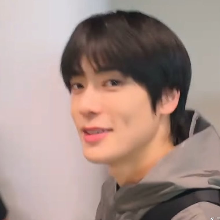 jaehyunpetals's tweet photo. 😭😭😭😭😭😭😭😭

JAEHYUN BACK TO MILAN
#PradaSS25 #PradaxJaehyun @Prada https://t.co/HGhTJlIMQU