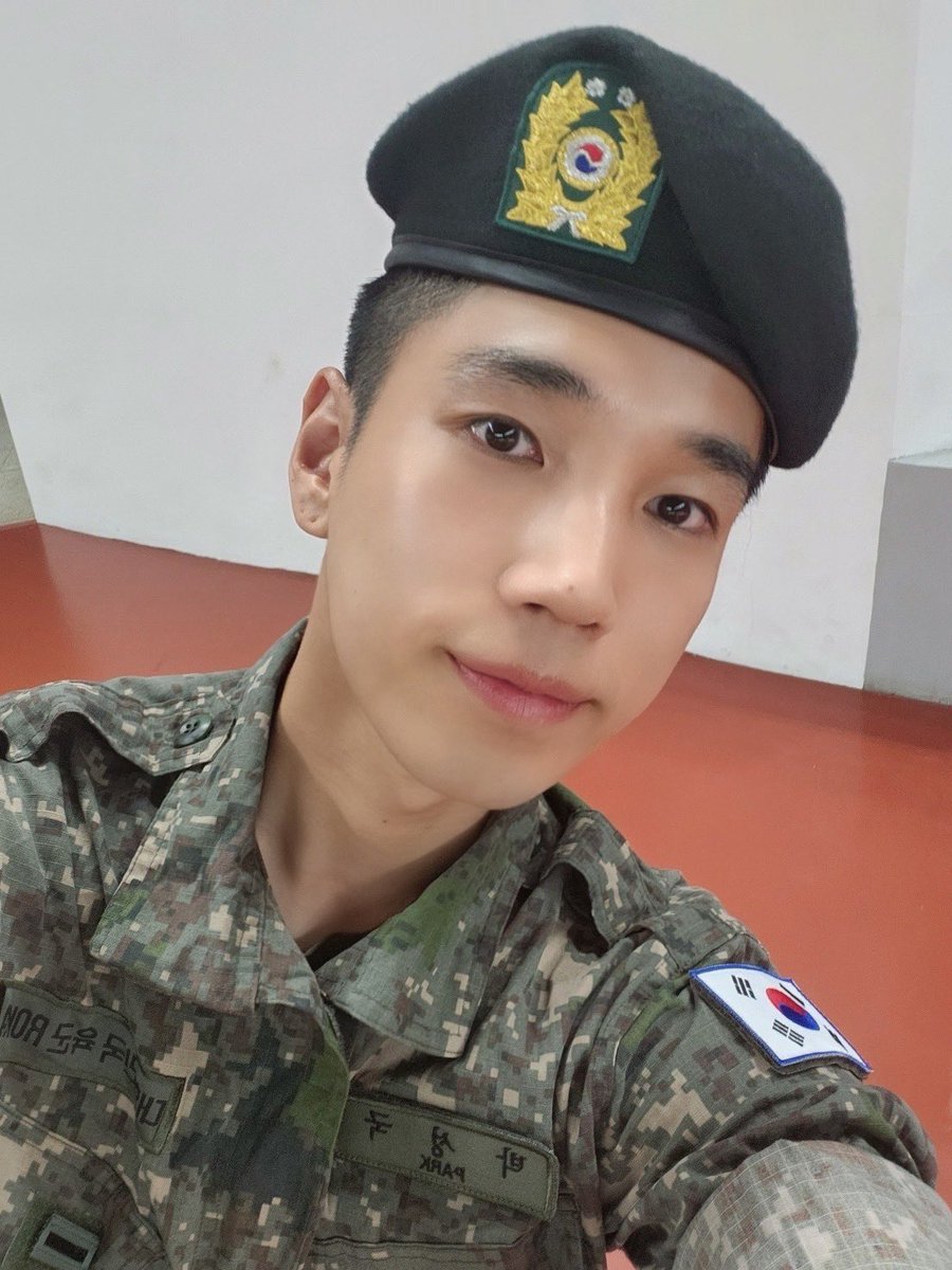 VannerOfficial's tweet photo. [💌]

✨27연대 대표 훈련병 박성국✨
신병교육 수료식을 건강하게 마친
성국이에게 편지가 도착했습니다🫡

군생활 중에도 VVS 생각 뿐인
성국이에게 지금처럼 변함없는
사랑과 응원을 전달해 주세요💜

#VANNER #배너 
#성국 #SUNGKOOK https://t.co/G6SX5ORWCZ