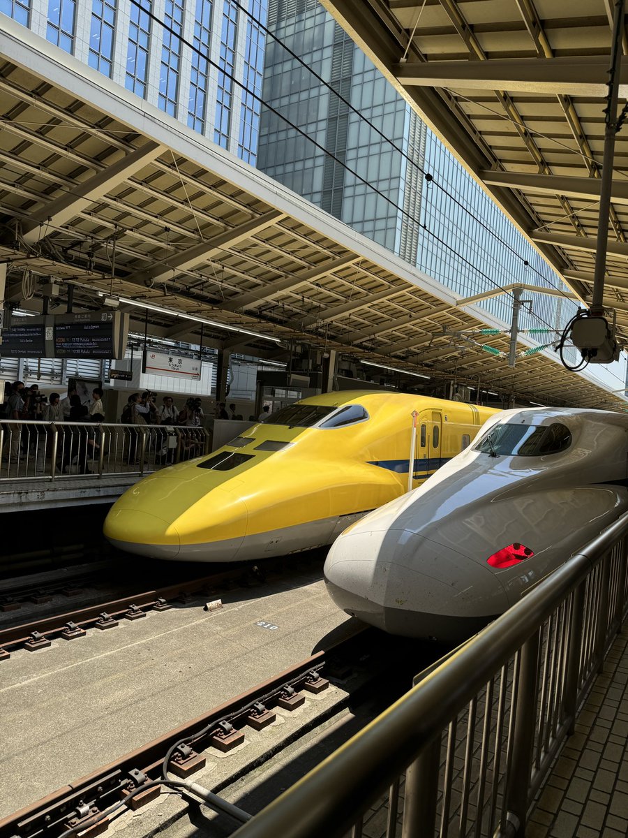 さてと京都へ

ドクターイエロー初めて見た
幸せになれるかなぁ😃

そしてさよならドクターイエロー