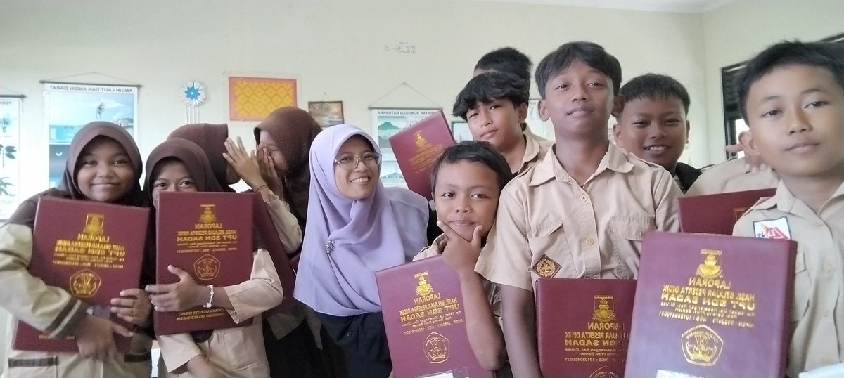 triepangesti's tweet photo. Momen penghujung tahun ajaran 2023/2024 https://t.co/2sypm2koMQ