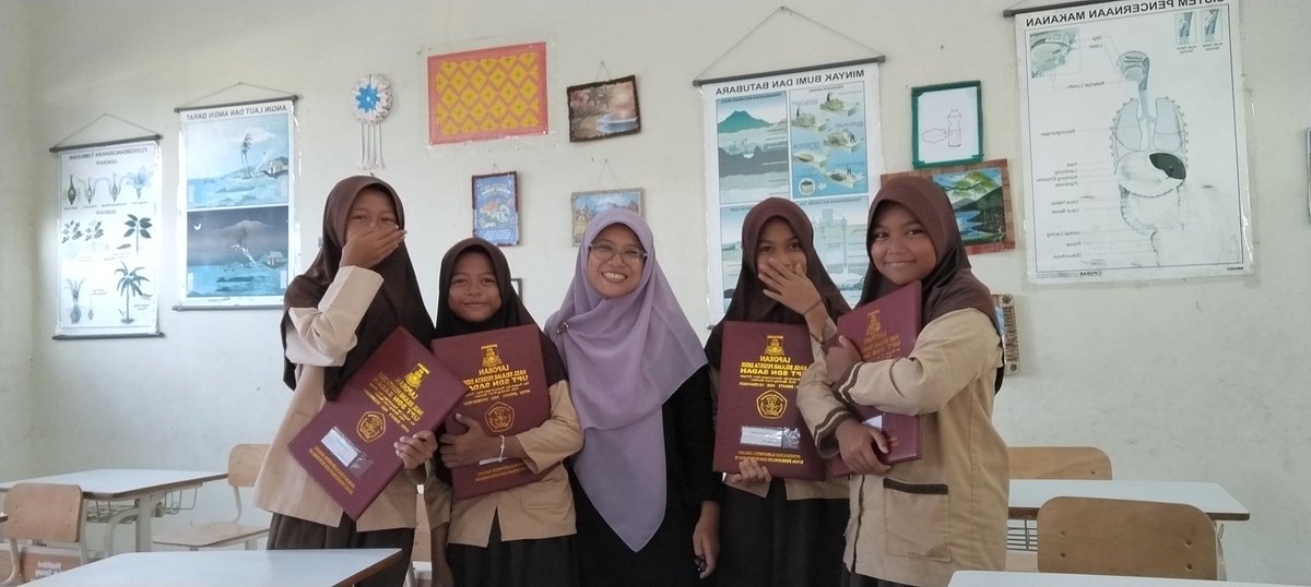 triepangesti's tweet photo. Momen penghujung tahun ajaran 2023/2024 https://t.co/2sypm2koMQ