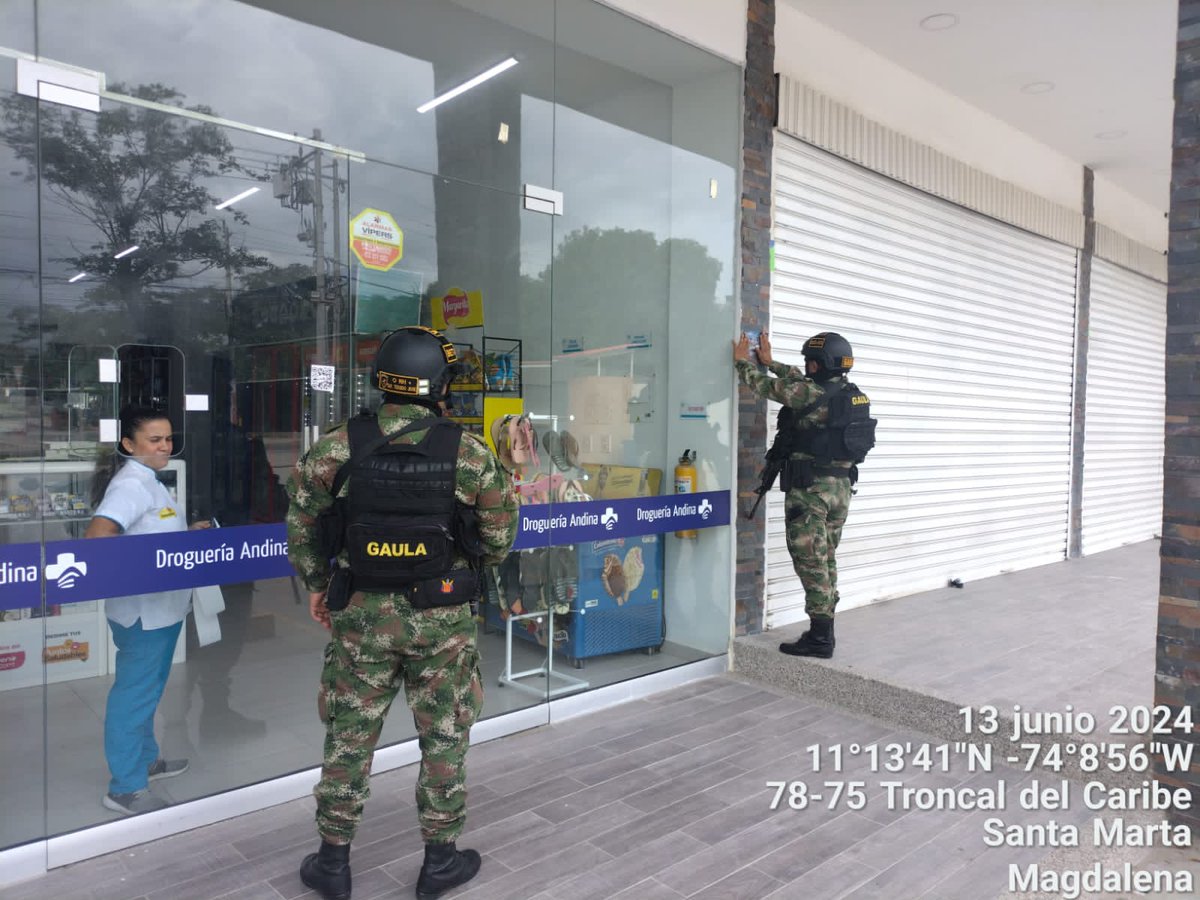 GaulaMagdalena2's tweet photo. #Gaula Militar Magdalena, realiza Actividad de Prevención Barrio 11 de Noviembre Distrito de Santa Marta Departamento del Magdalena, difundiendo nuestra campaña, #YoNoPagoYoDenuncio y la linea gratuita nacional 147 https://t.co/abH1BK29YC