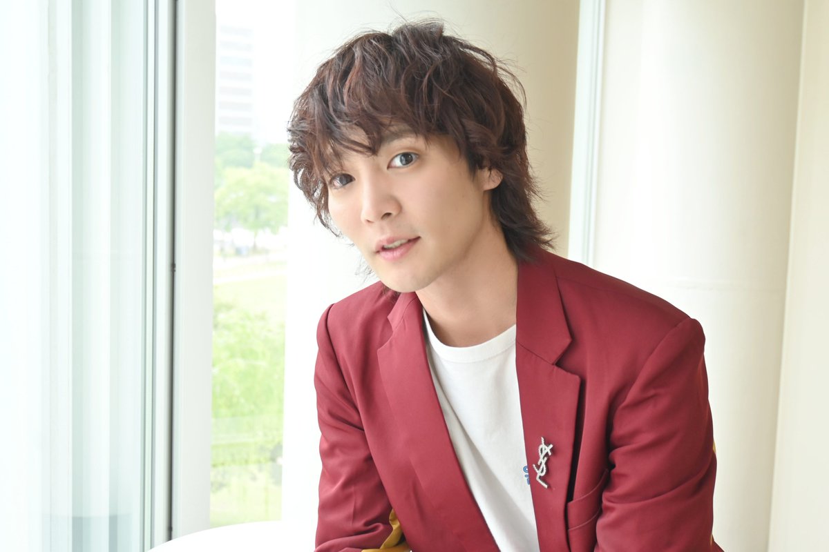 mezamashimedia's tweet photo. #すがちゃん最高No1 さんの初エッセイ
『中1、一人暮らし、意外とバレない』と
直筆サイン🖊️入りトレカをセットで3名様に🥂

1⃣@mezamashimediaをフォロー
2⃣ この投稿をリポストで応募完了😘

🌟締め切りは6月20日（木）23時59分
🌟✉️当選連絡はDMにて

インタビューも✅
https://t.co/I1lv5xaISk

#ぱーてぃーちゃん