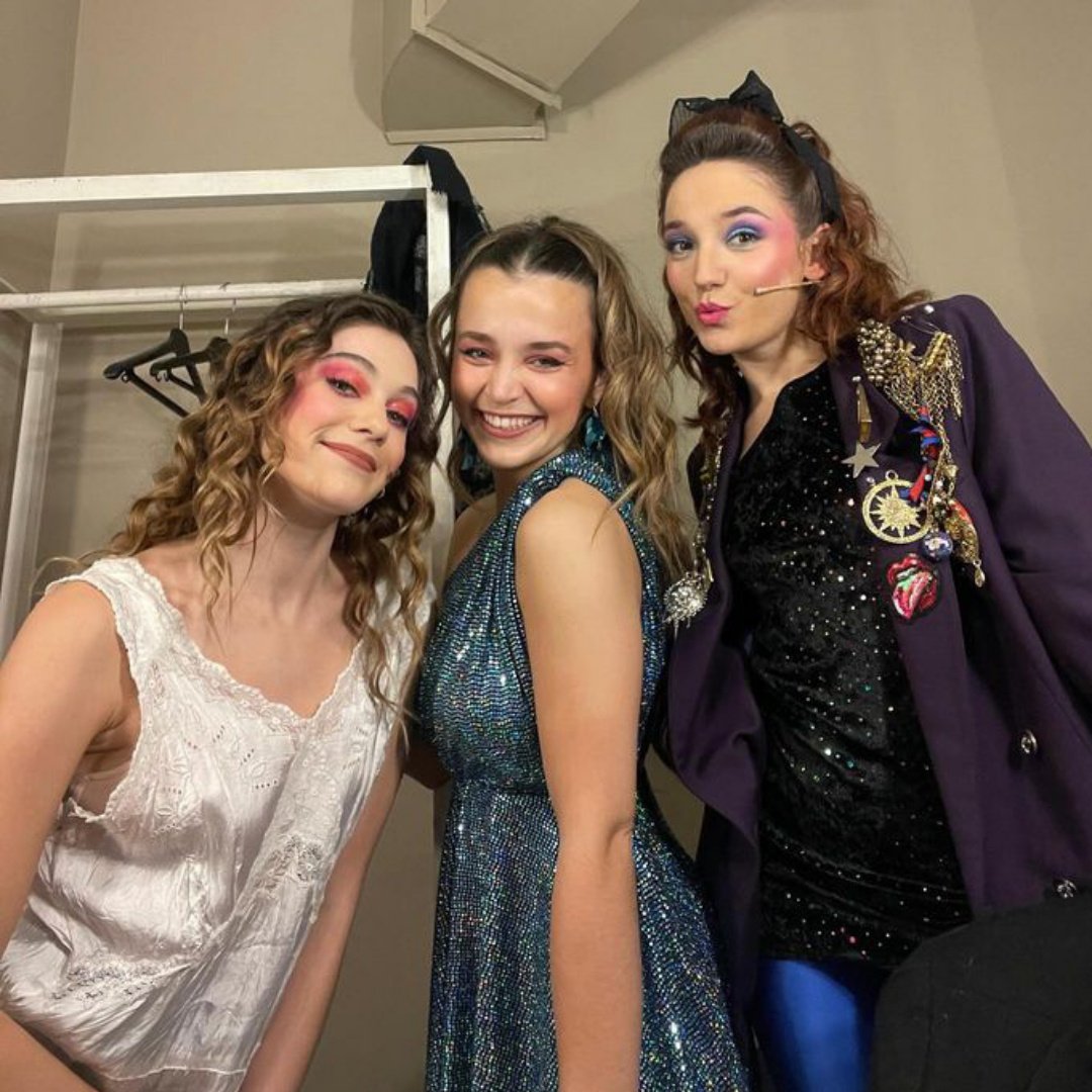 ZZNoficial's tweet image. Con este Tridente ya somos Felices... 😍 @Domenech_Caro, @AitanaSalvia y @ValuZapata en el Detras de la 1ra Funcion del #SummerNightCity que marco el Regreso de #WATERLOO a la Cartelera Porteña 🎭 Entradas por sist. PlateaNet y en la Boleteria del Metropolitan SURA