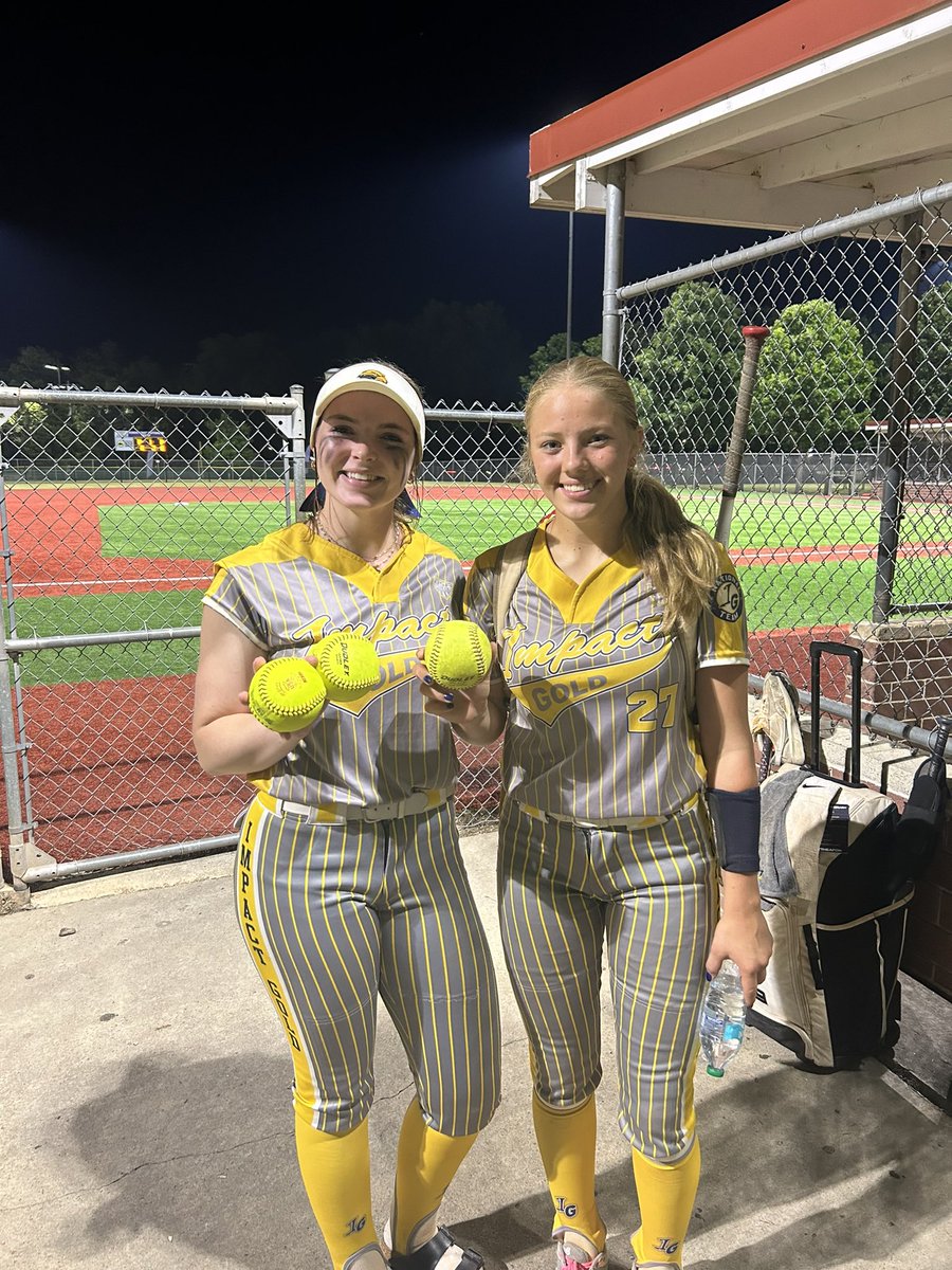 IGNational2025's tweet photo. Thursday night bomb squad at the Ms Bombers Showcase🔥🔥🔥2-0 in pool, Gold Bracket play tomorrow! @jazzvesely @ExtraInningSB @SouthernMissSB 
#goldBlooded https://t.co/rsjdslqjZe