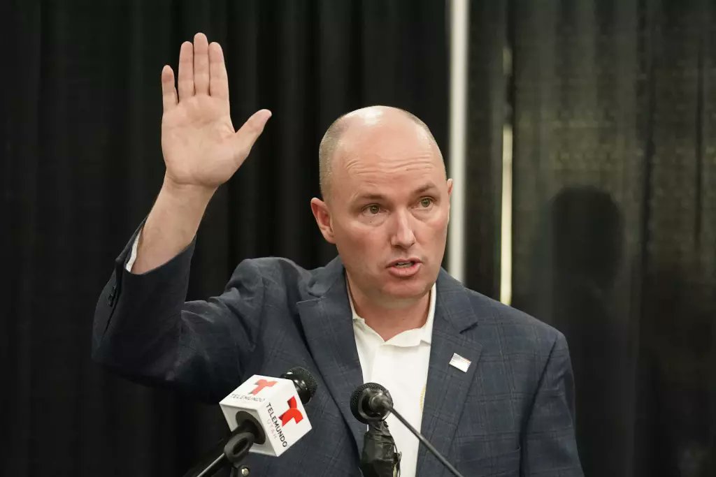 BehizyTweets's tweet photo. BREAKING: RINO Utah Governor Spencer Cox has quietly turned the solid red state into a sanctuary state for illegals. Local news has confirmed that the City of Denver, Colorado, has relocated over 2,000 migrants to Utah in the last few months

Cox (name sounds like who he is) has been receiving funding from powerful Democrats and NGOs to fuel his campaign for re-election. Is selling out the citizens of Utah with illegals his form of repayment to them?

I urge everyone in Utah to vote for @phil_lyman because this is unacceptable. Most cities in Colorado won't aid Denver in their quest to accommodate illegals. Why is Utah stepping in?