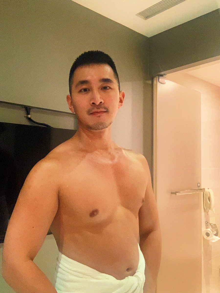 囚禁在這個房間的地縛靈
說已經很久沒有看到外面的世界
解師傅日行一善 成全了他的心願