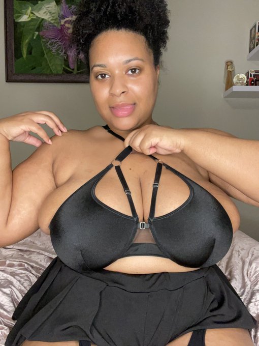 LOYALFANS LIVESTREAM FRIDAY 8-10PM https://t.co/RgW2pPp33L<a href="/tag/realloyalfans"class="tags"><span>#realloyalfans</span></a><a href="/tag/lfbillboard"class="tags"><span>#lfbillboard</span></a>