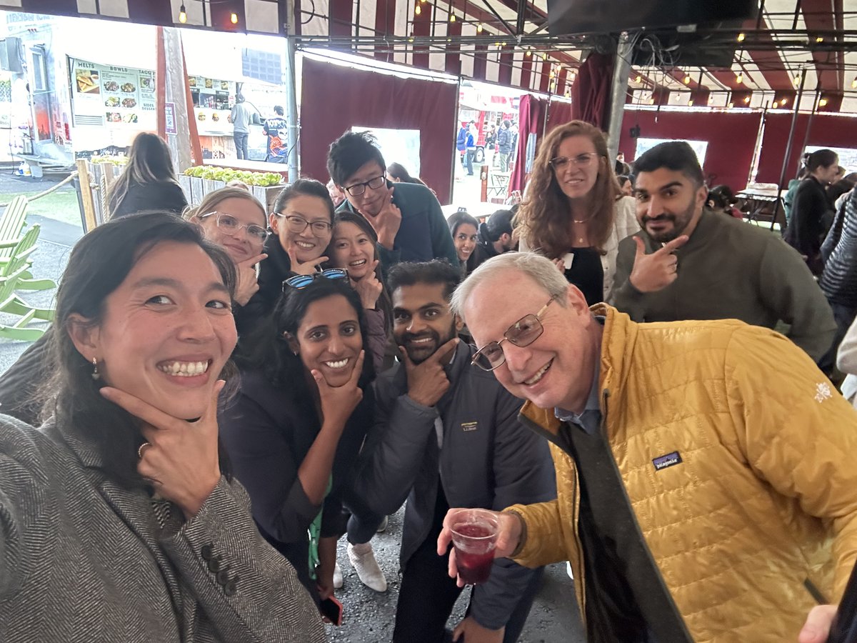 UCSF IM Chiefs (@ucsfimchiefs) on Twitter photo Welcome to our new interns, who were tasked on their "Welcome to SF" scavenger hunt with seeking out and taking a selfie with the one and only Dr. <a href="/Bob_Wachter/">Bob Wachter</a> , Chair of the UCSF Deptartment of Medicine! Welcome to our new interns, who were tasked on their "Welcome to SF" scavenger hunt with seeking out and taking a selfie with the one and only Dr. <a href="/Bob_Wachter/">Bob Wachter</a> , Chair of the UCSF Deptartment of Medicine!