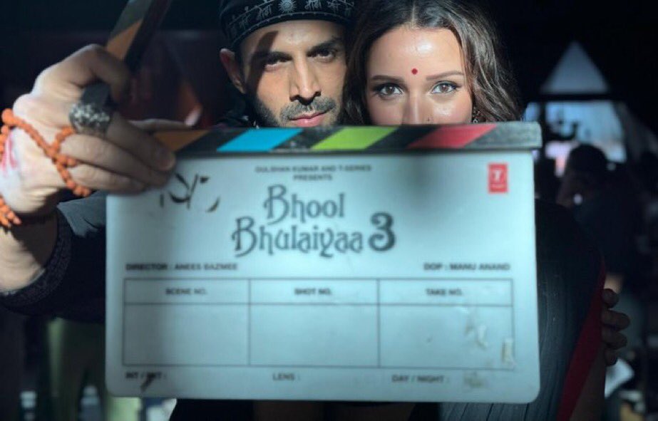 NishitShawHere's tweet photo. THE CLASH IS ON 🔥🔥🔥

What will *you* watch first? https://t.co/zER3OdqTYM