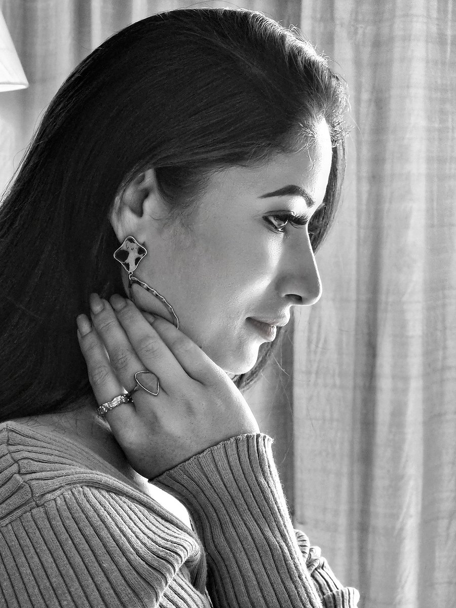 SUFIKHAN_SK's tweet photo. 🩶  Nature of the soul reflects in the face &amp; eyes of a human. 🩶
#sufikhan https://t.co/nRI8QtxPd8