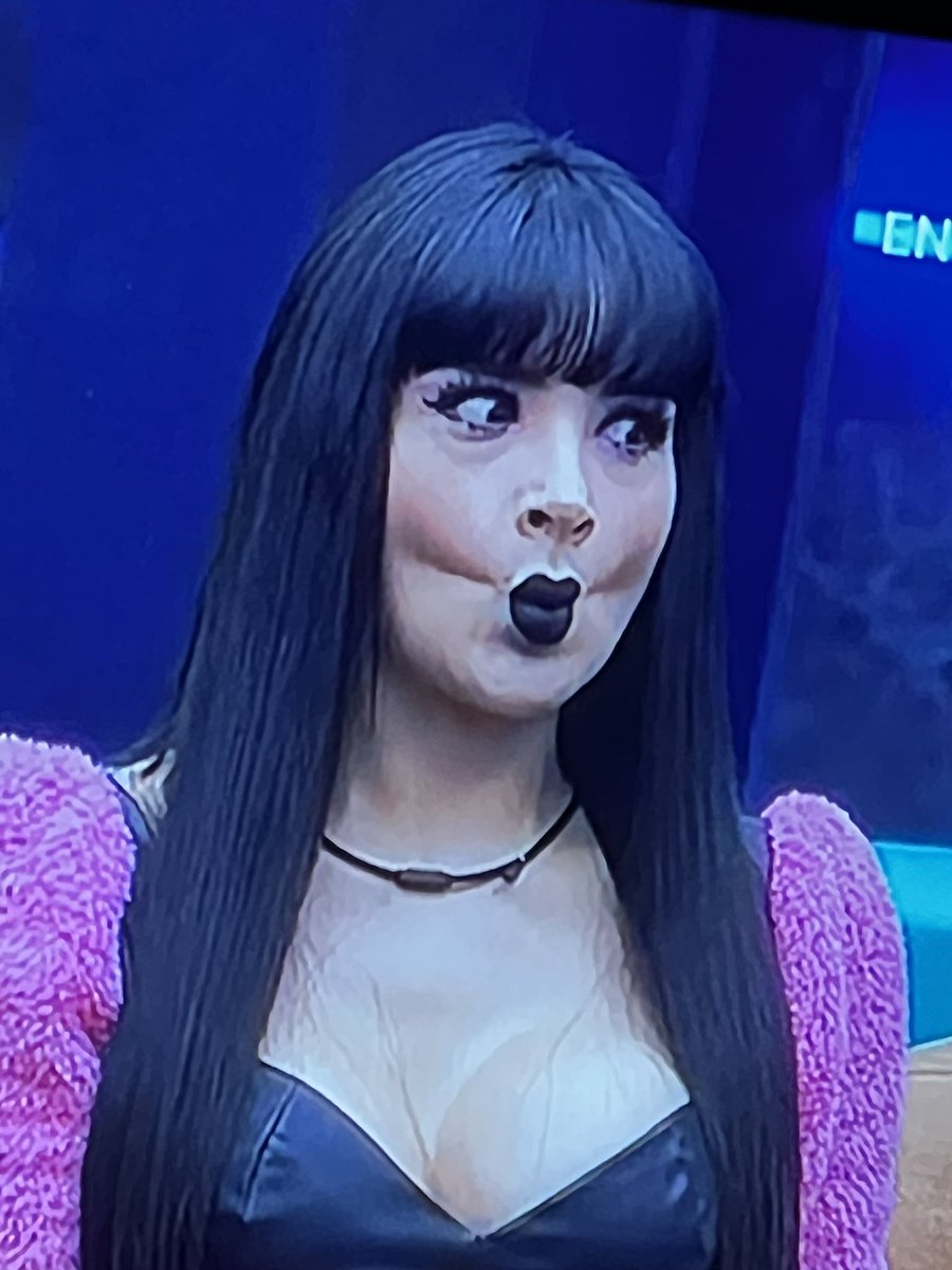 ItDiacco's tweet image. Creo que sí Chill Bunny no salva a Mena va a volar de la casa para siempre 👀

#LCDLFilosos2