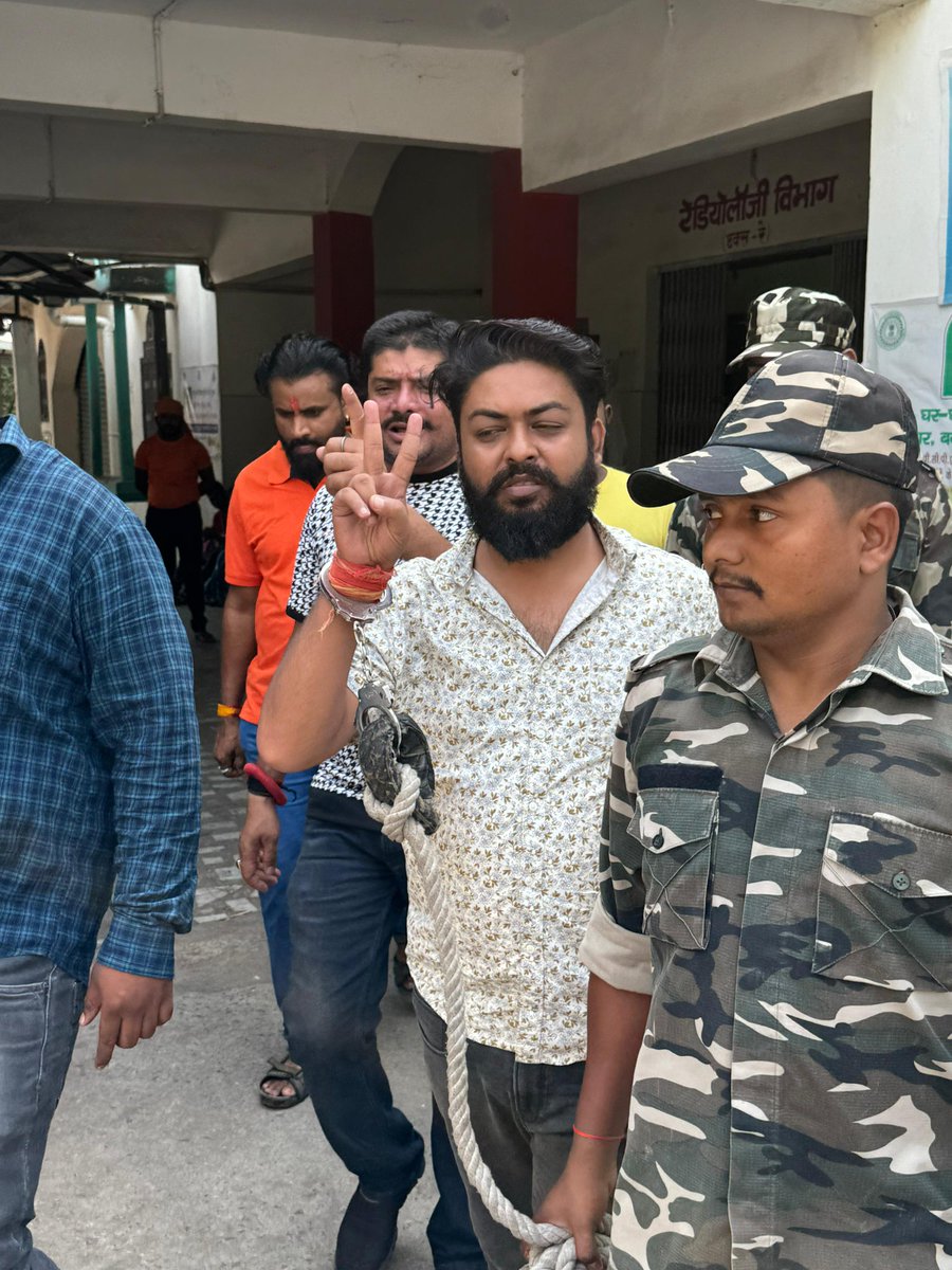 Sadhvi_prachi's tweet image. झारखंड में जय श्री राम बोलना गुनाह है क्या ❓

#अमन_कुमार_को_रिहा_करो