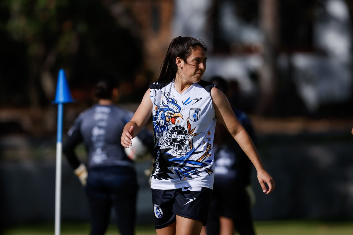 GallosFemenil's tweet photo. Hola, @CEICKOR_ard. 👋🏻

Gracias por recibirnos en sus instalaciones. 10/10 

#CorazónyAguante https://t.co/jN9CmyEJ9Q