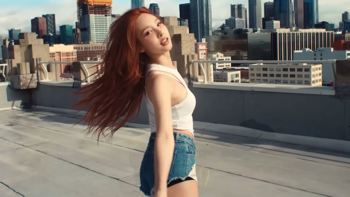 nayeon tweet media