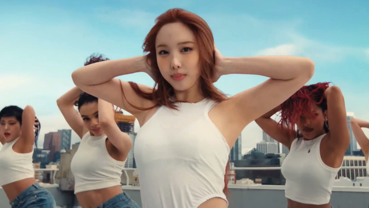 nayeon tweet media