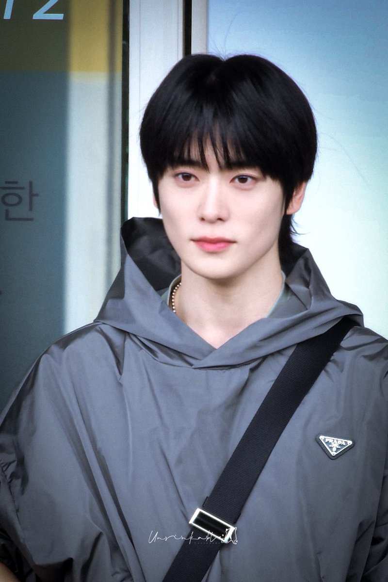 UnsinkableJJ's tweet photo. 모델잰🎥

240614 ICN
#재현 #JAEHYUN 
#PradaxJaehyun
#NCT #NCT127 https://t.co/nTlVpwviqC
