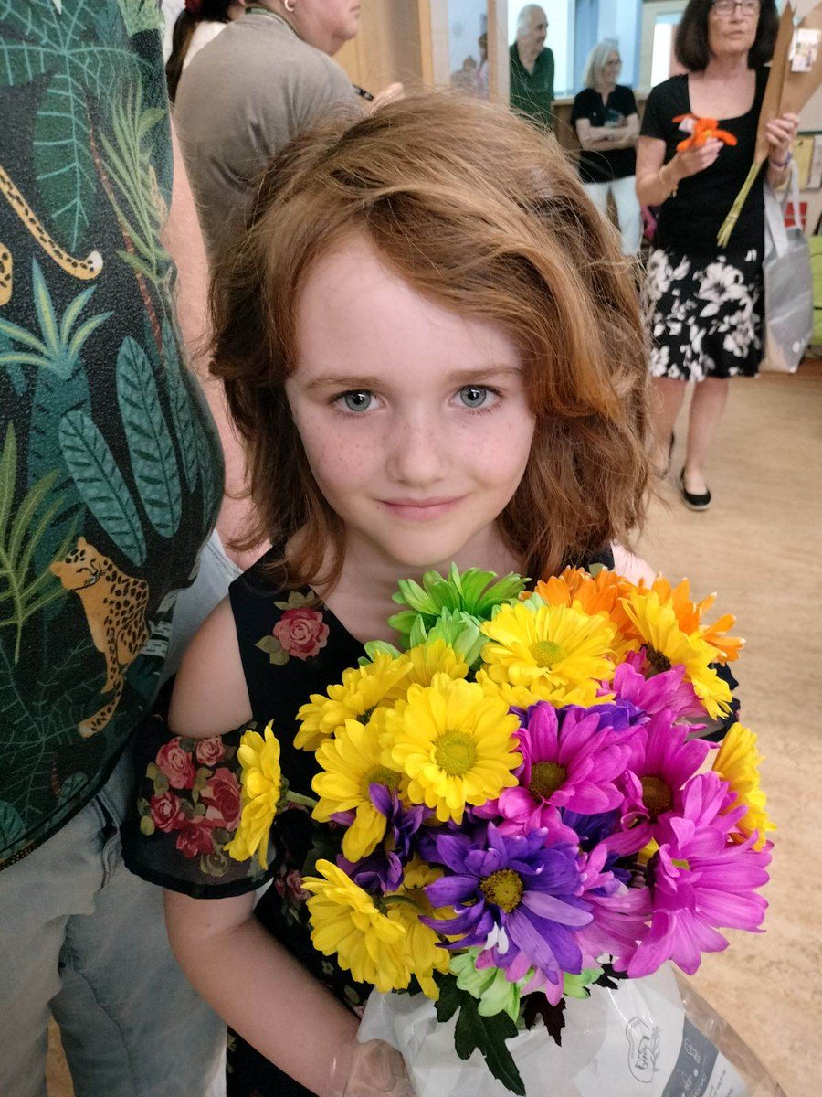 CConnBiz's tweet image. Timeline refresher. My granddaughter Fiona takes the Bookworm Award in South Hadley Mass. First grade