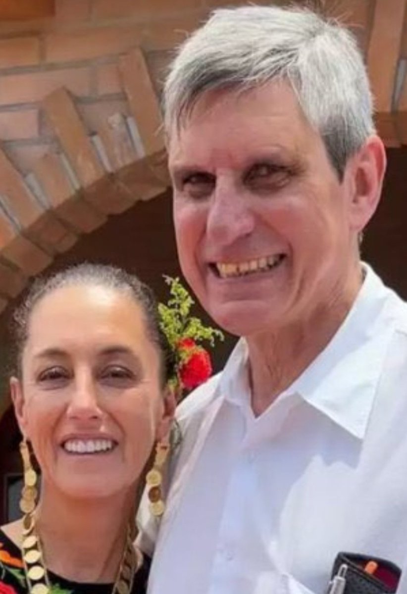 SheIsNotHer's tweet photo. @JPAlGd Neta no se cual está mas muerto. Tan "inteligentes" que dicen que son...que no?
Apurenle se me hace que no llegan ni a la revocación de mandato la dama y el damo... https://t.co/9ntGQ0pjuz