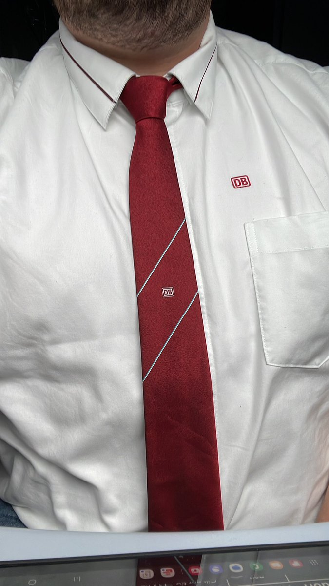 Anlassbezogen wird heute der Kulturstrick für die kleine persönliche Abschiedsfahrt getragen.