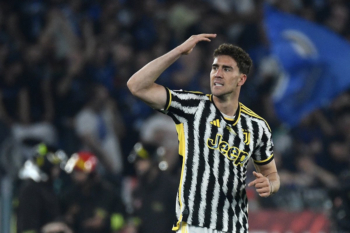 ilbianconerocom's tweet image. 🎙️Bobo #Vieri su Dusan #Vlahovic:
“É rimasto positivo anche quando la #Juventus non lo era. All’Europeo segnerà almeno cinque goal”

[@Gazzetta_it ]