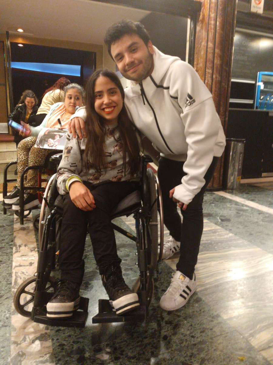 singwithagus's tweet photo. Felices 10 años a la banda que me salvó de miles de situaciones, que con cada palabra, cada canción, supieron cómo sacarme adelante aunque no lo sepan, gracias por tantos años llenos de felicidad, por ser incondicionales con su público de todas partes del mundo❤️ #Marama10años https://t.co/pp5nWJXhFu