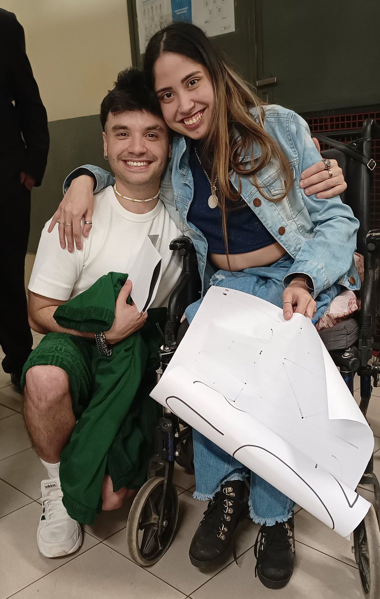 singwithagus's tweet photo. Felices 10 años a la banda que me salvó de miles de situaciones, que con cada palabra, cada canción, supieron cómo sacarme adelante aunque no lo sepan, gracias por tantos años llenos de felicidad, por ser incondicionales con su público de todas partes del mundo❤️ #Marama10años https://t.co/pp5nWJXhFu