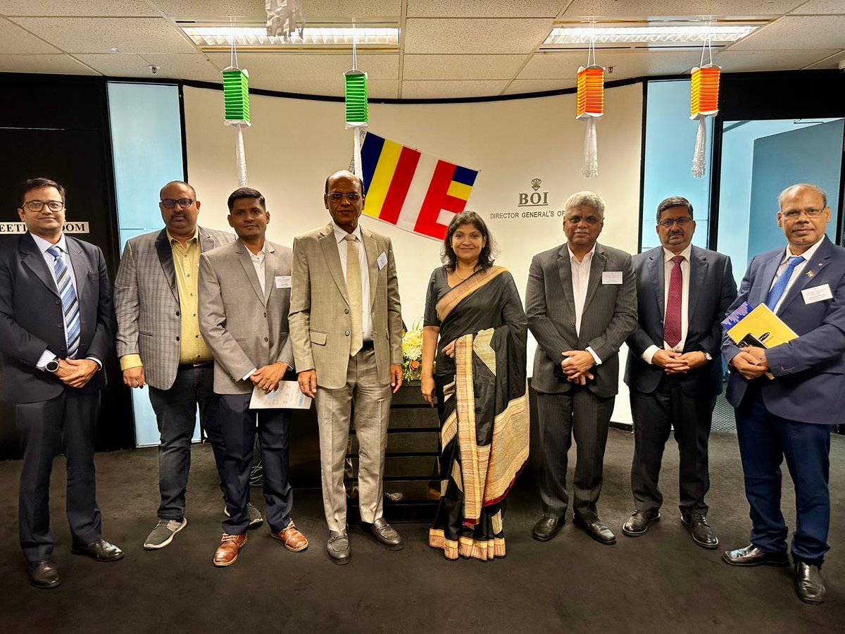 Investin_SL's tweet image. While in Sri Lanka, the seven delegates from the @FollowCII had a meeting with the Director General of @Investin_SL. At the discussion, deliberated on potential investments in Sri Lanka and explored the possibility of enhancing cooperation in the future.
#fdi24
