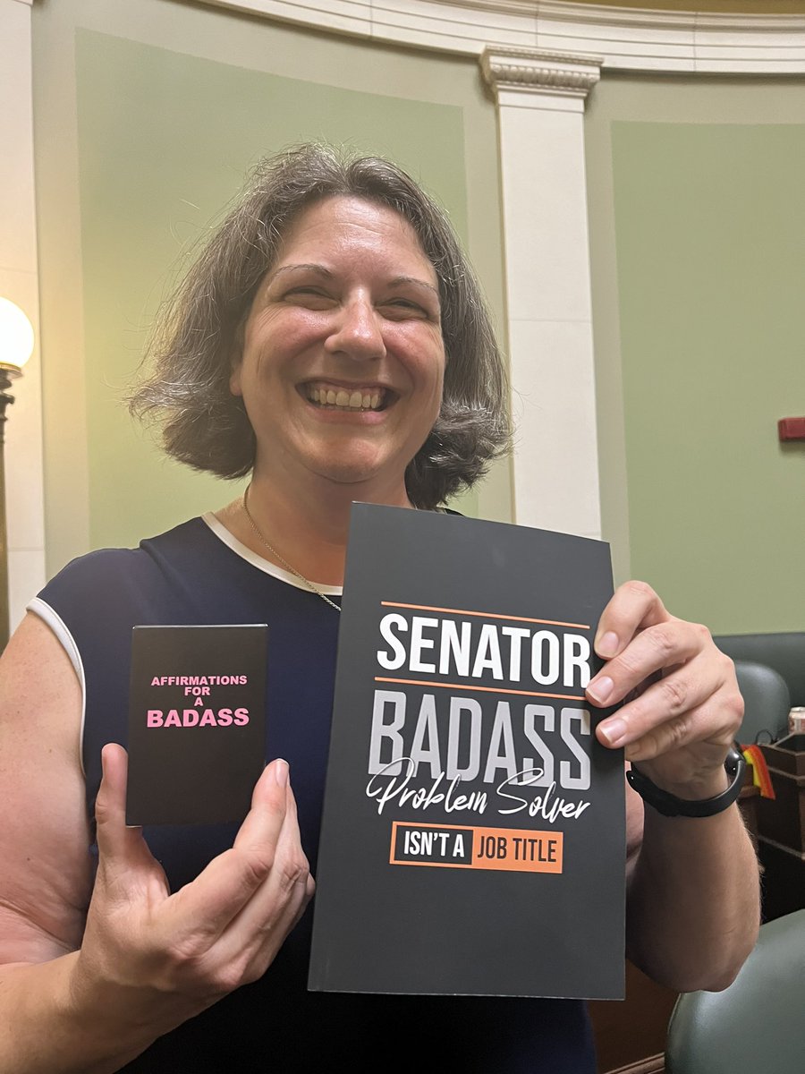 SANDRISCANO's tweet image. It’s chairwoman  @DawnEuer birthday!!  Yes this picture speak louder than words 🎉🎉🎊 So accurate !!! Feliz Cumpleaños mi Amiga ♥️🙌🏼 #thisgirlisonfire 🔥