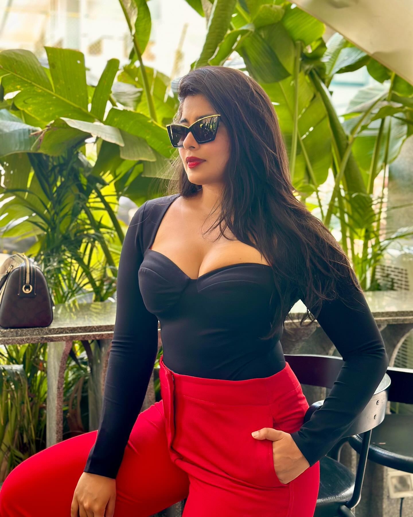 GQAeoF0bEAM_1n1?format=jpg&name=large