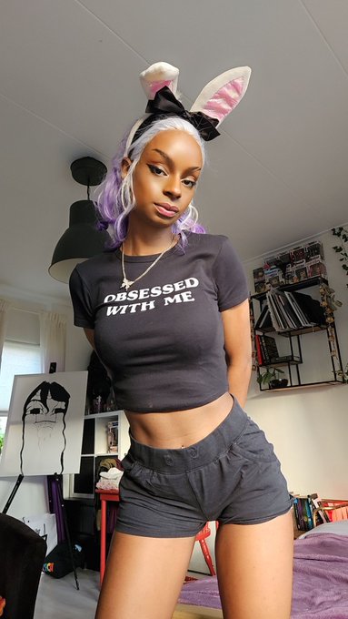 Goodmorning findom, happy findom Friday   I slept amazing and am in such a good mood that I'll be livestreaming